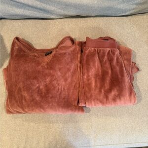 Cozy Urban Outfitters Velour Lounge Set
